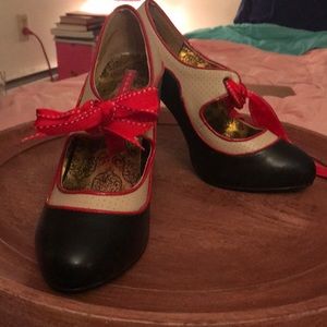 🎀 Bordello pinup pumps with red ribbon tie 🎀